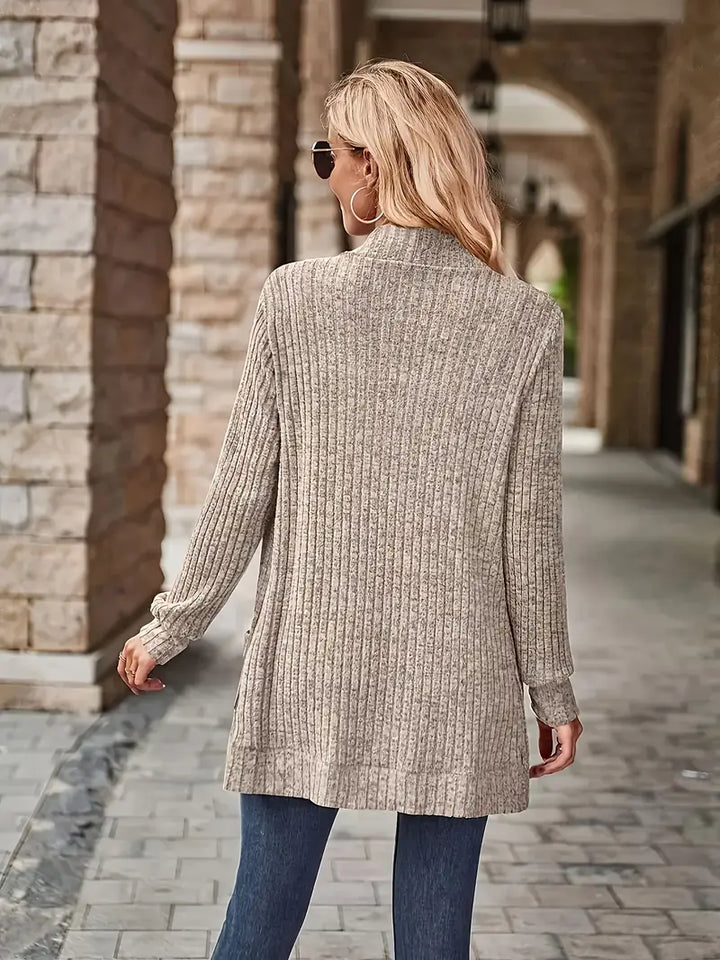 Vielseitige Damen Strickjacke aus weichem Rippstrick (2)