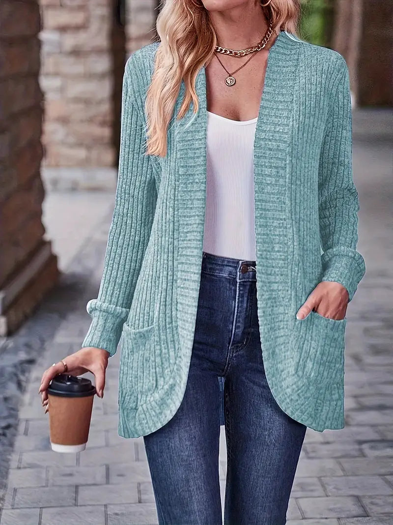 Vielseitige Damen Strickjacke aus weichem Rippstrick in Puderblau