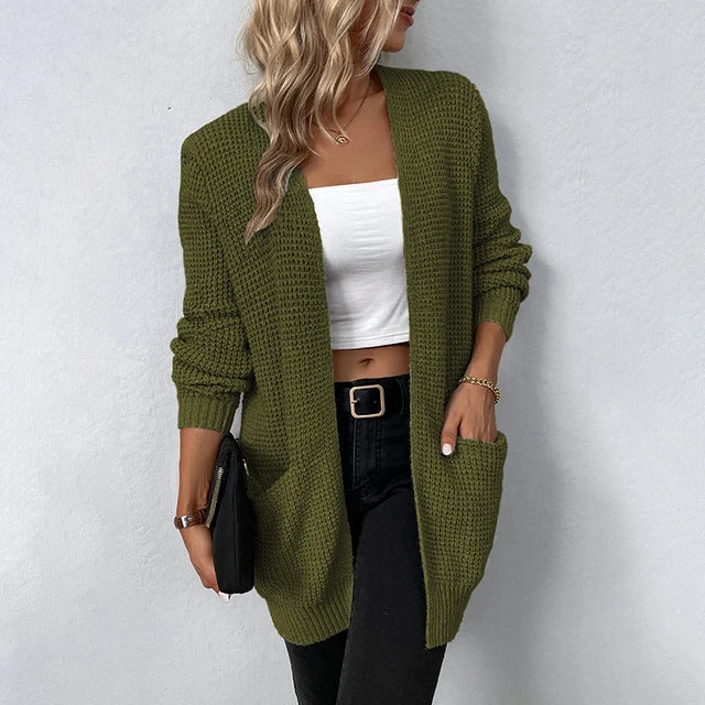 Vielseitige Damen Strickjacke mit Taschen zum Styling in Armee grün