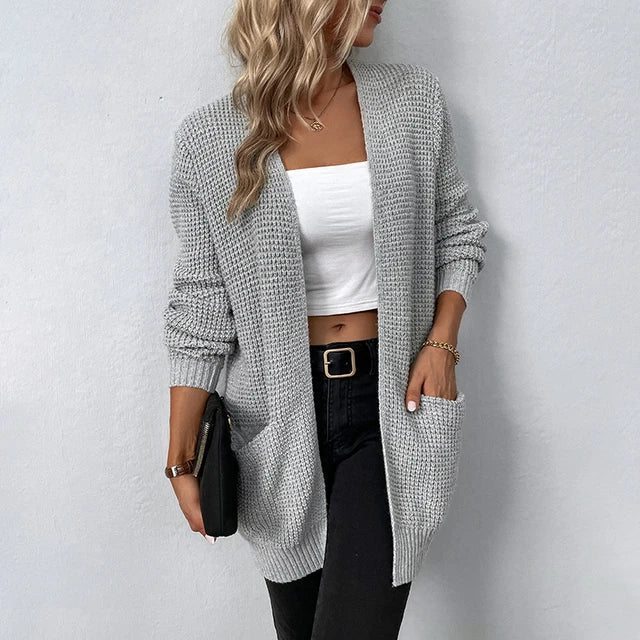Vielseitige Damen Strickjacke mit Taschen zum Styling in Grau