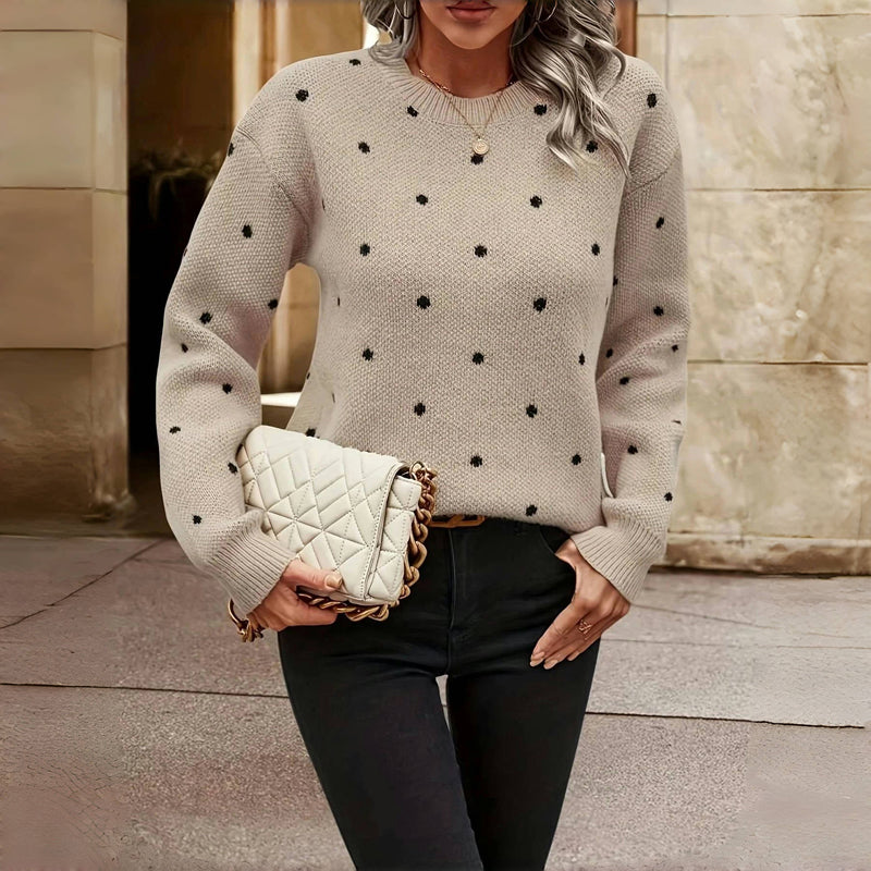 Warme Damen Strickjacke mit Pünktchen (2)