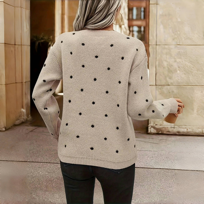 Warme Damen Strickjacke mit Pünktchen (4)