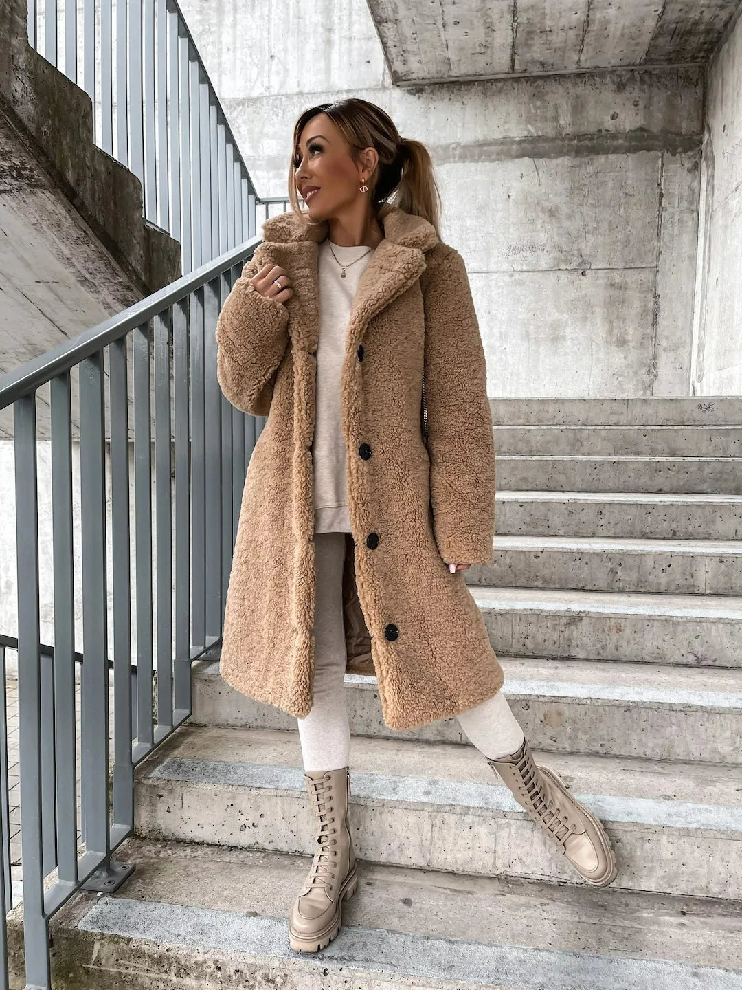 Warmer Damen-Trenchcoat aus Plüsch für kühle Tage