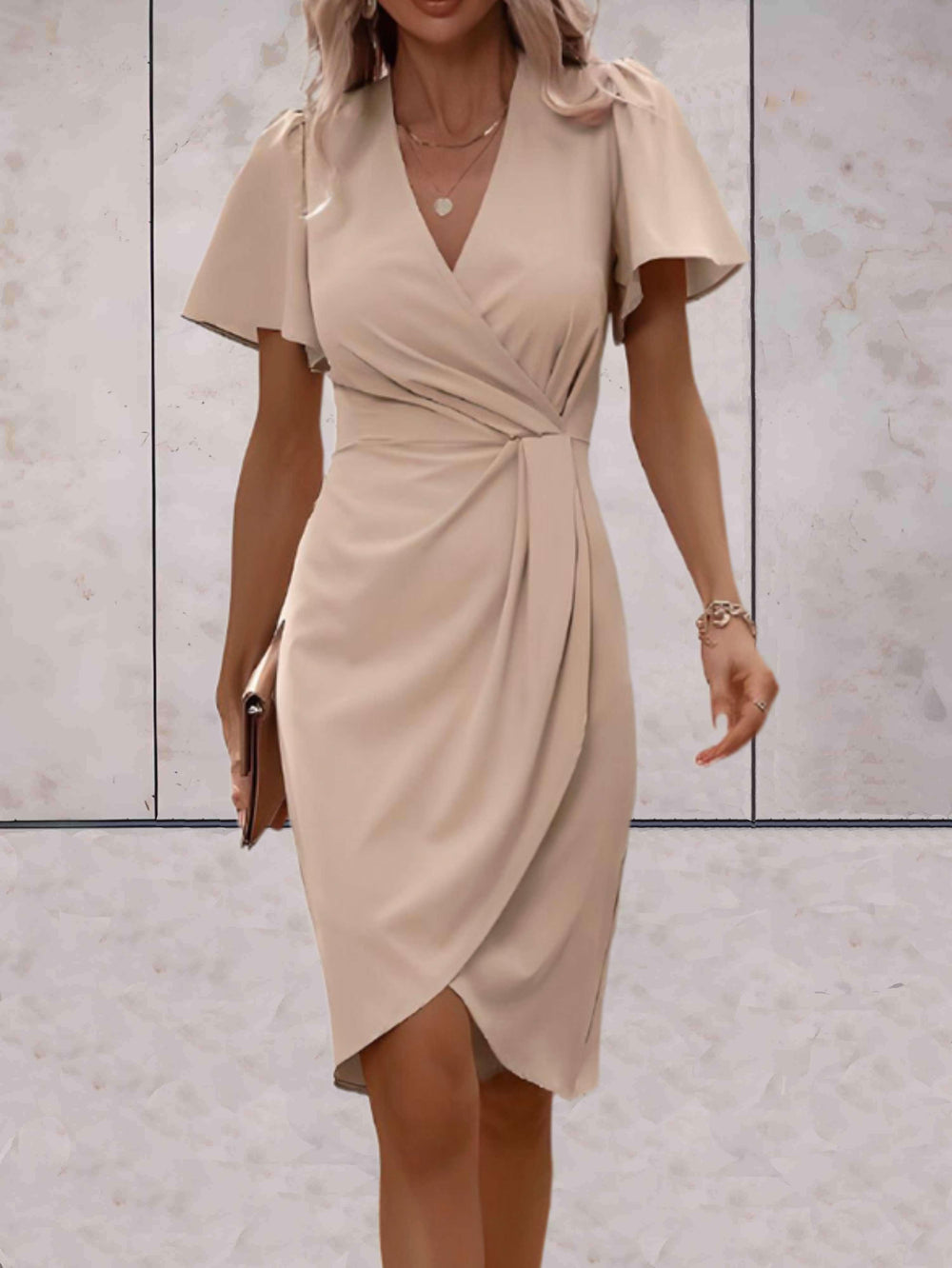 Wickelkleid mit V-Ausschnitt Wedding guest dress in Beige