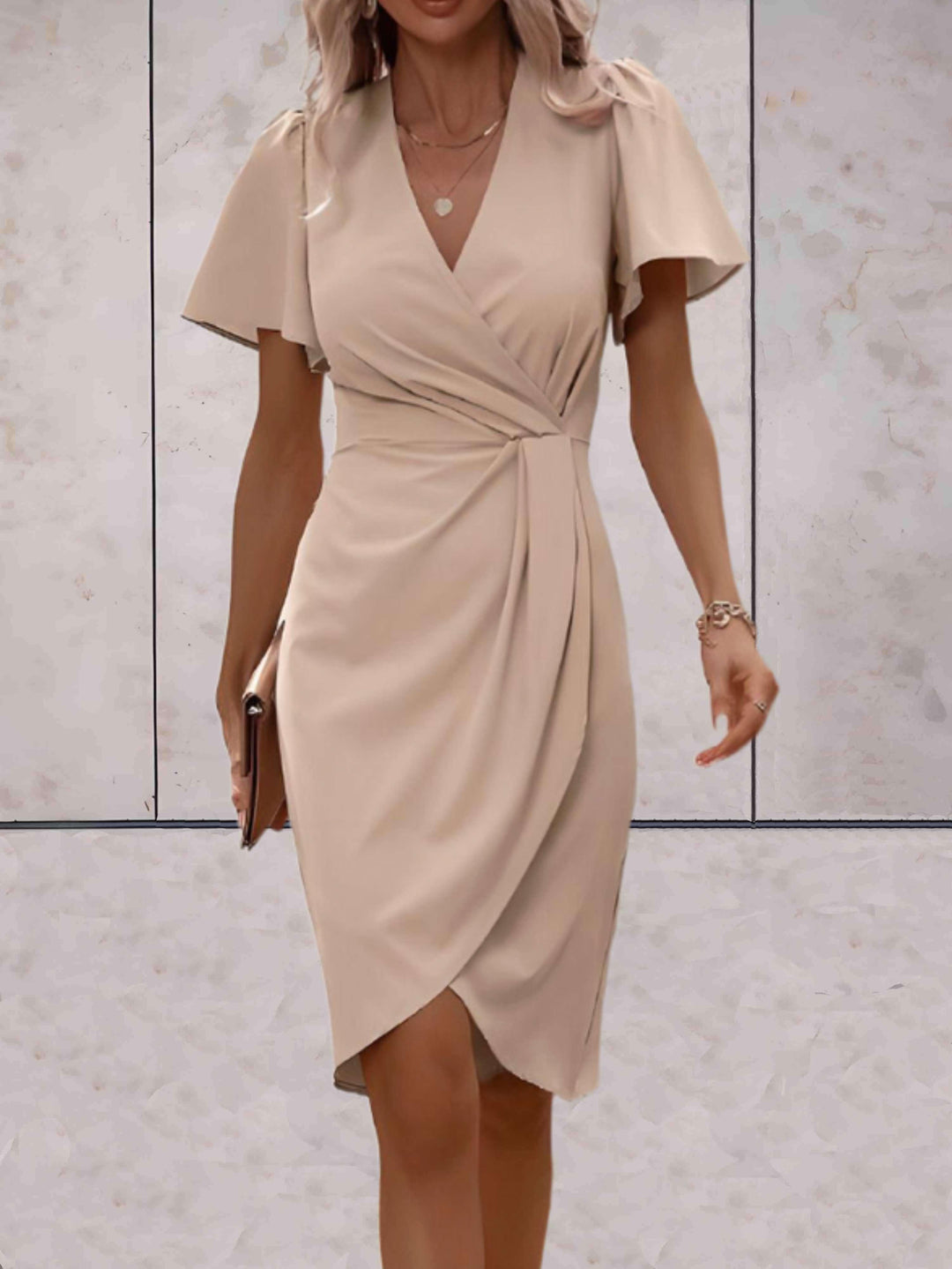 Wickelkleid mit V-Ausschnitt Wedding guest dress in Beige