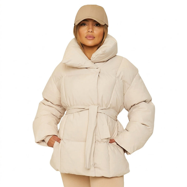 Winterjacke Damen mit Gürtel im Steppstil in Beige