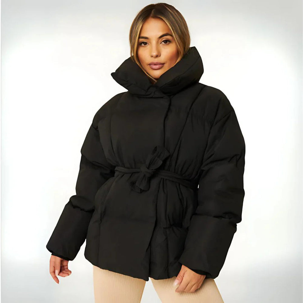 Winterjacke Damen mit Gürtel im Steppstil in Schwarz